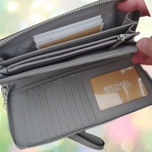 Nwot Michael kors zip grey wallet